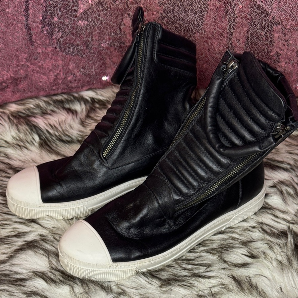 RARE! Marcella NYC Black leather Karma boot with white cap toe and soles - Picture 3 of 7